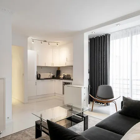 Ref 1380 - Croisette - For Rent * Cannes