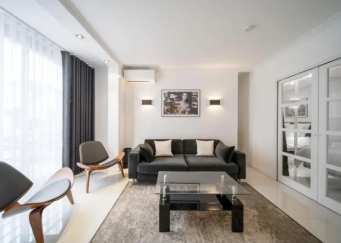 Ref 1380 - Croisette - For Rent Cannes